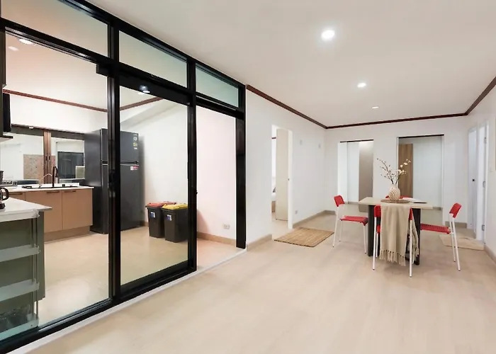 Luxury 4br 250 Sqm 5 Min To Bts Sukhumvit 26 * 曼谷