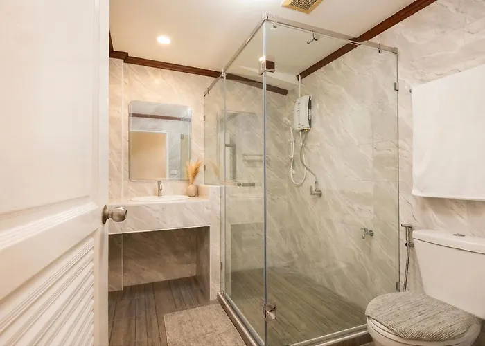 Luxury 4br 250 Sqm 5 Min To Bts Sukhumvit 26 *