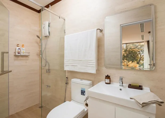 Luxury 4br 250 Sqm 5 Min To Bts Sukhumvit 26 別墅