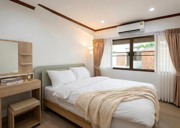 Luxury 4br 250 Sqm 5 Min To Bts Sukhumvit 26 * 曼谷