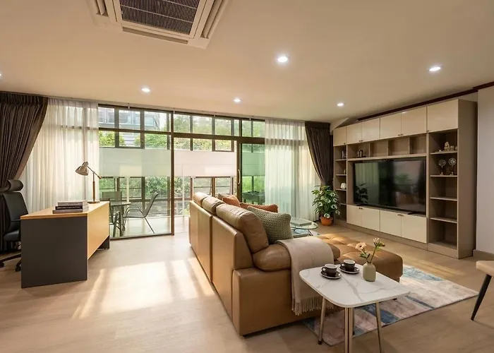Luxury 4br 250 Sqm 5 Min To Bts Sukhumvit 26