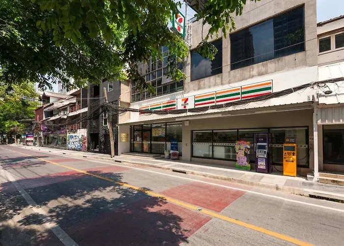 Luxury 4br 250 Sqm 5 Min To Bts Sukhumvit 26 別墅 曼谷