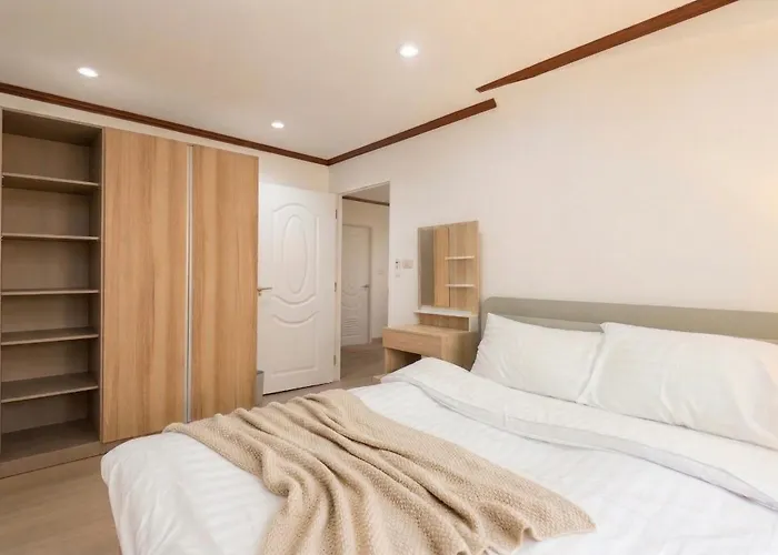 Luxury 4br 250 Sqm 5 Min To Bts Sukhumvit 26