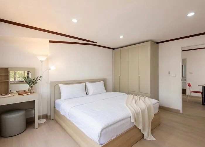 Luxury 4br 250 Sqm 5 Min To Bts Sukhumvit 26